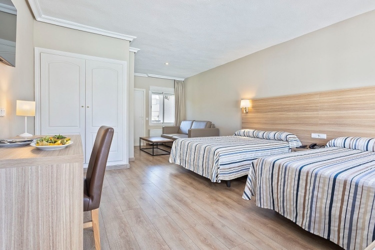 Superior Twin room with balcony