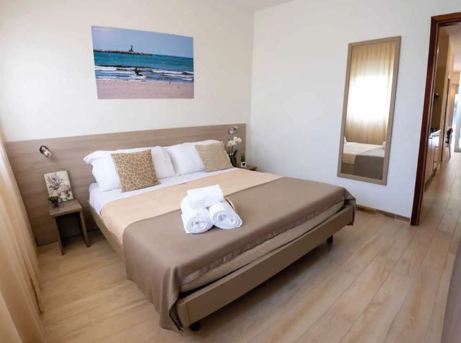 2 Bedrooms Apartment