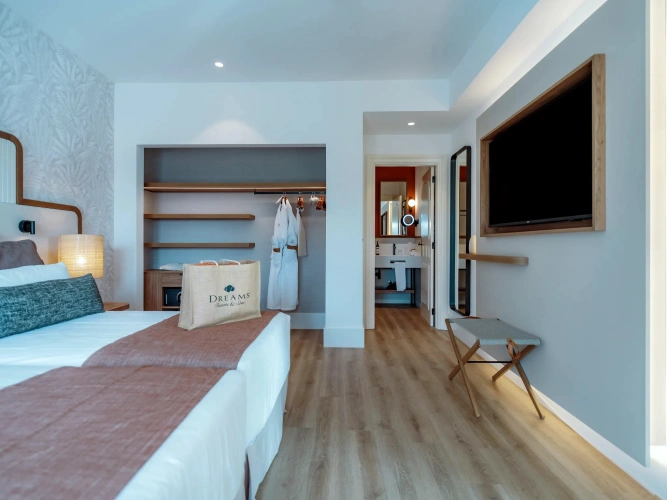 Preferred Club Double Suite