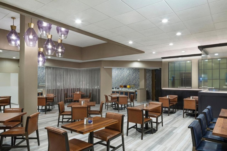 DoubleTree by Hilton Hotel Newark Airport photo 34