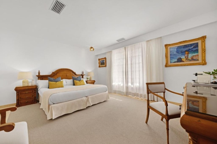 Twin Suite with pool view
