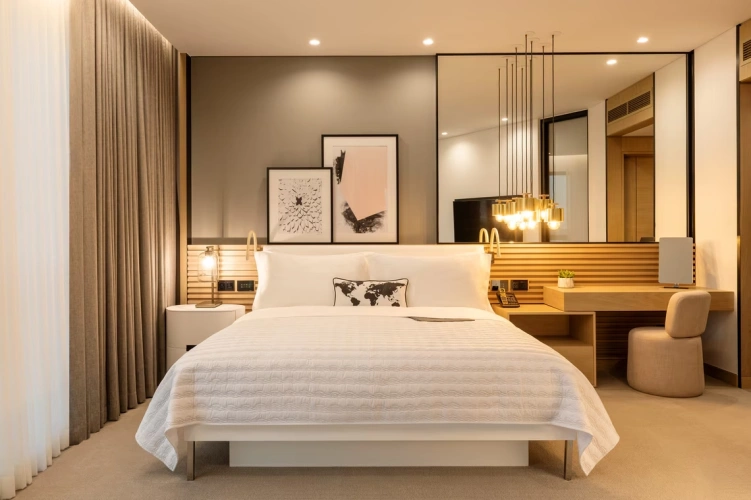 1 Bedroom Royal Tower Club Double Suite with balcony