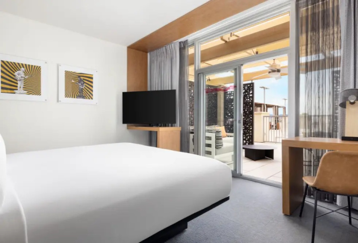 Poolside Traditional Double room with mountain view