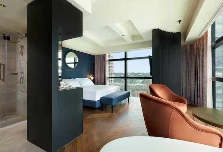 Corner Double room