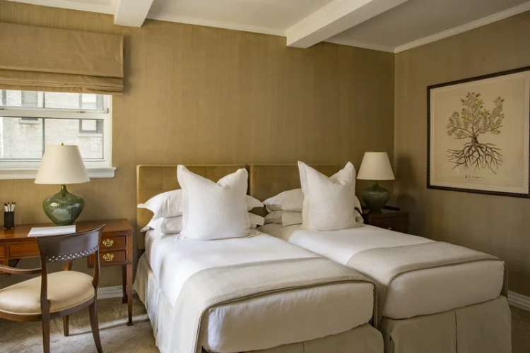 2 Bedrooms Lowell Suite
