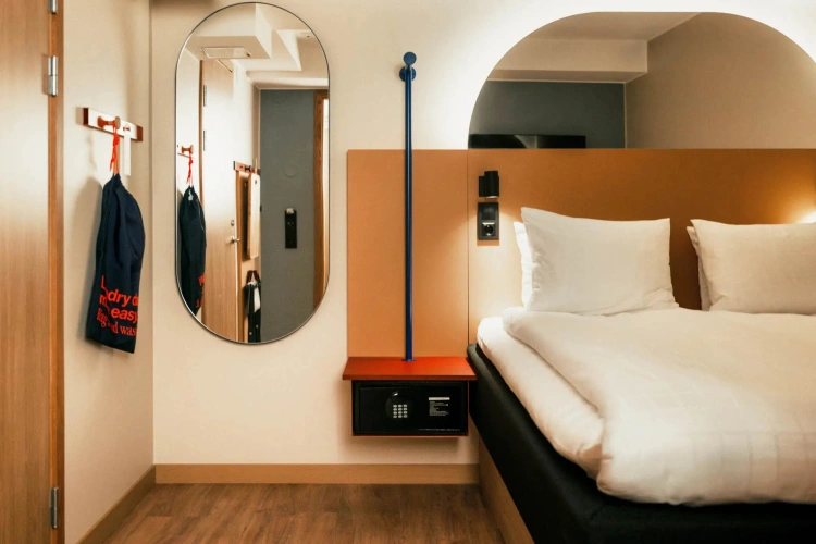 Double Cabin (no window)