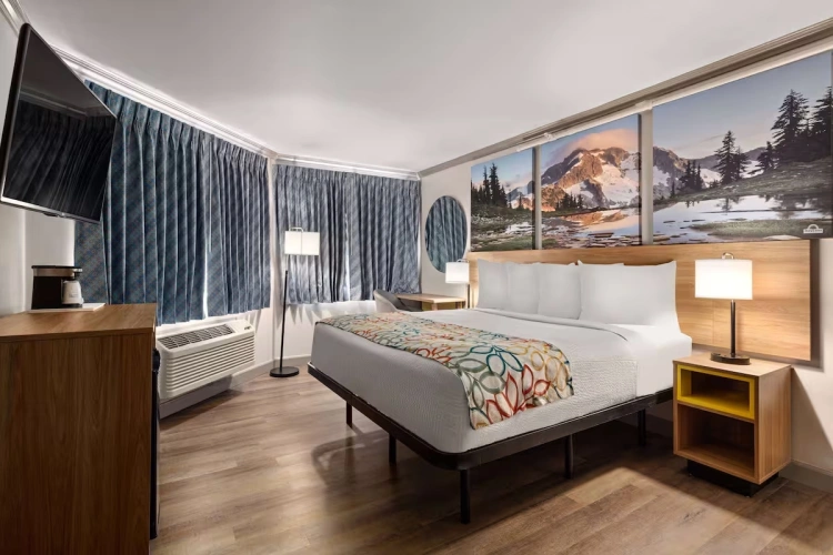Double Honeymoon Suite