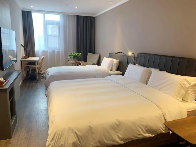 Huazhu Double room with city view