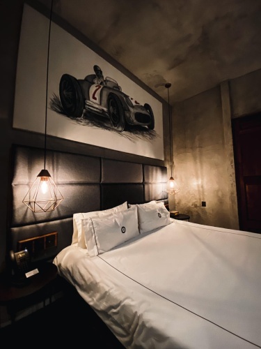 Mercedes-Benz Double Suite