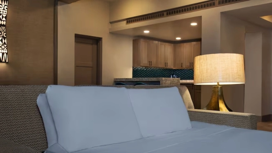 King Kamehameha Club Suite