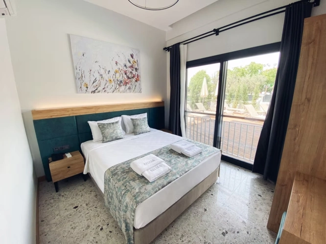 Poolside Double Suite