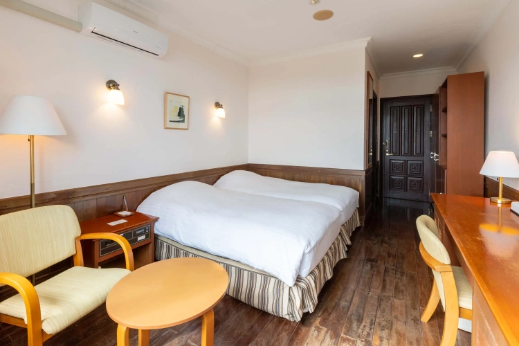 Hollywood Twin room