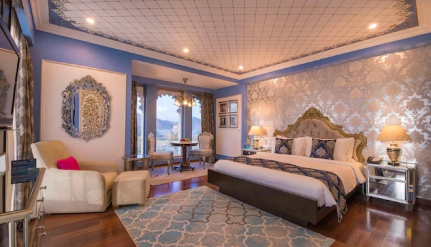 Deluxe Suite