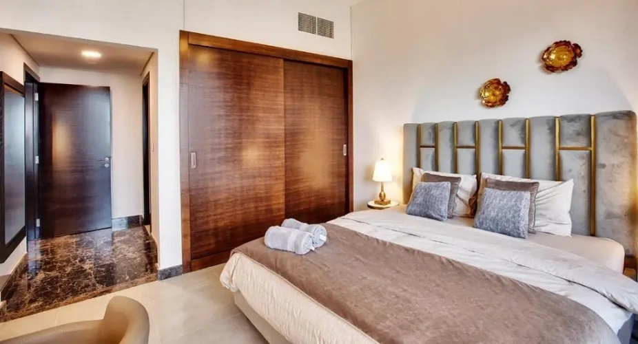 1 Bedroom Apartment with Marina view