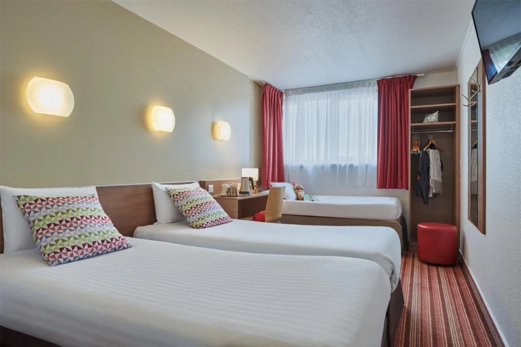 Triple room