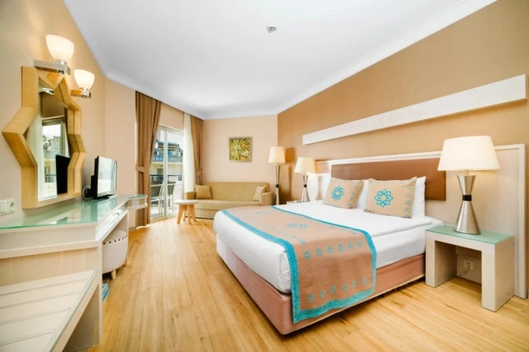 Standard Double room with land view