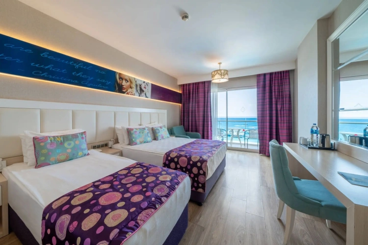 Deluxe Triple room with sea view