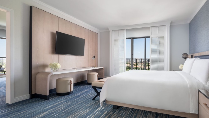 Executive Double Suite with balcony and with golf view