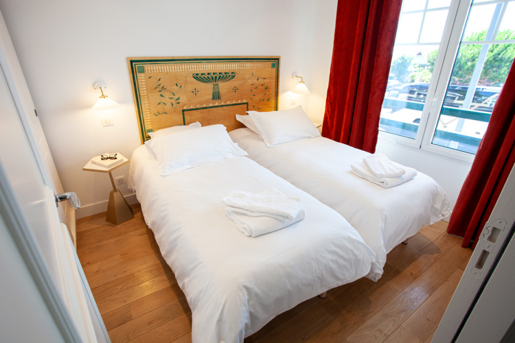 3 Bedrooms Quadruple Apartment
