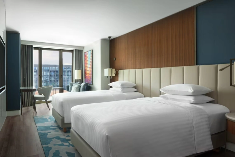 Standard Twin room with view