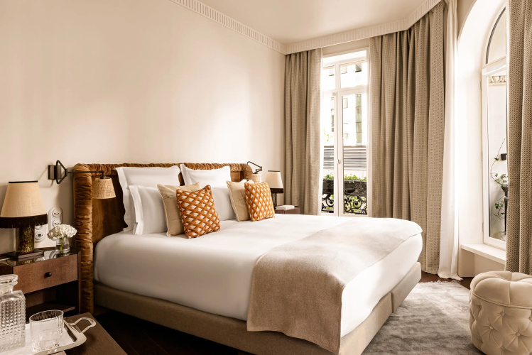 Chateau des Fleurs Paris Champs Elysees