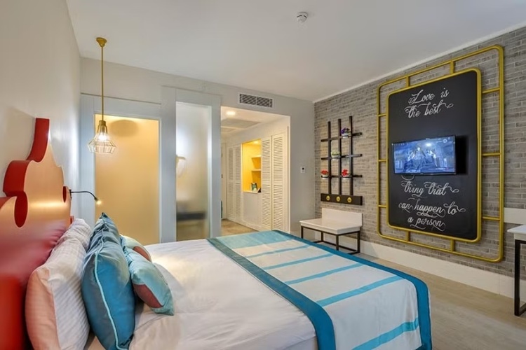 Standard Double room with pool view