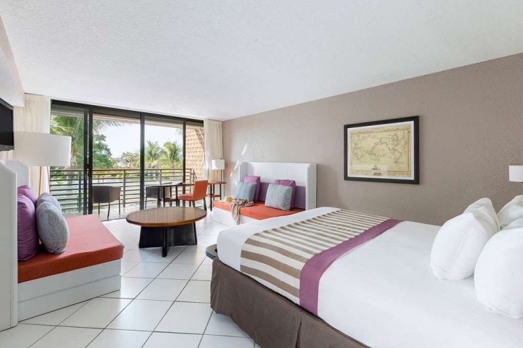 2 Bedrooms Accessible Suite Beach Walk-Out