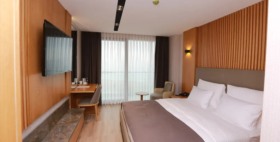 Family (Connected) room