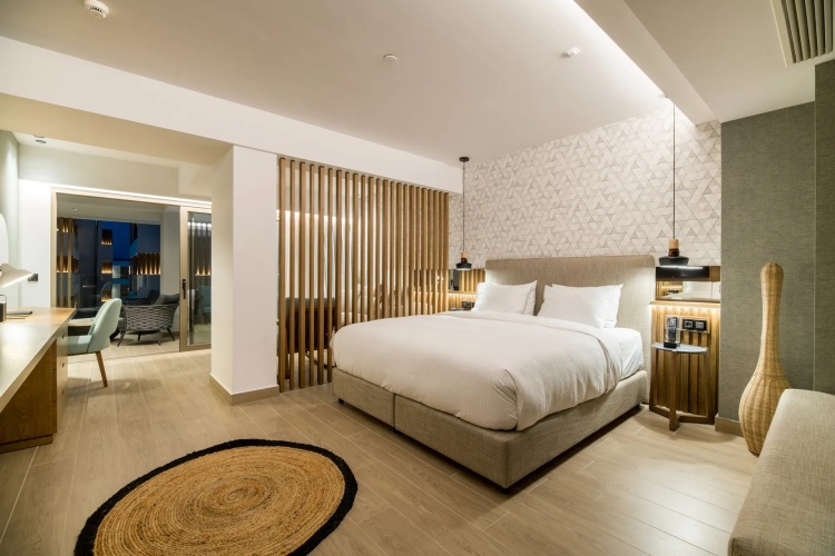 Azure Heated Plunge Pool Double Junior Suite