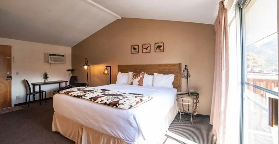 Standard Double room with balcony