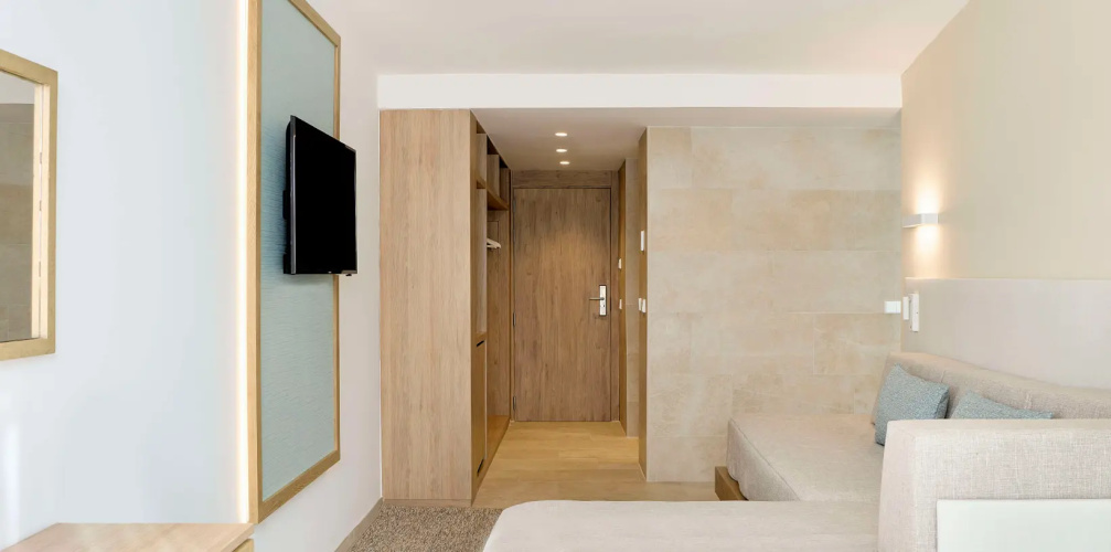 Family Twin Suite
