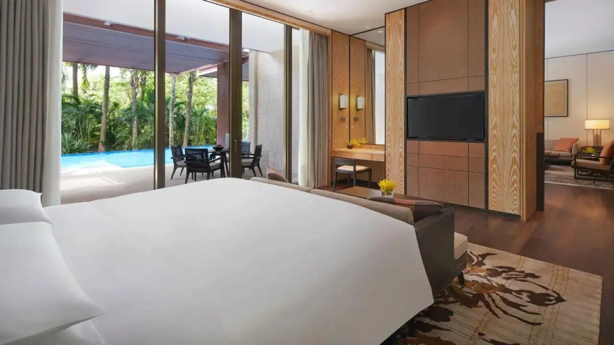 Pool Deluxe Double Suite