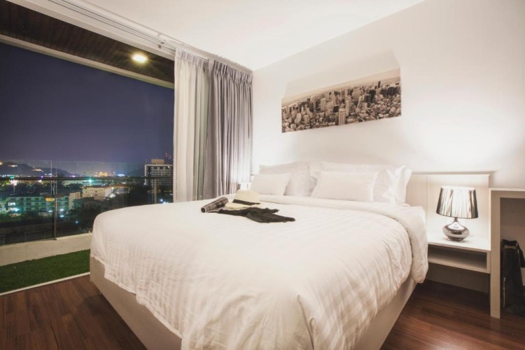 Penthouse-B Suite