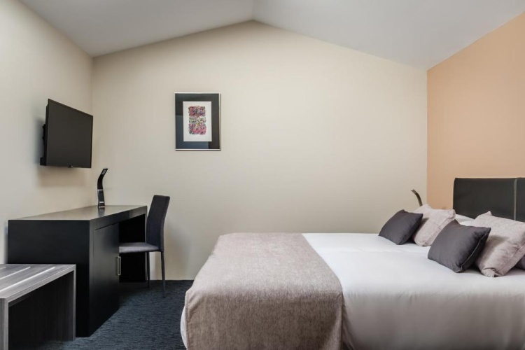 Quadruple Duplex Suite
