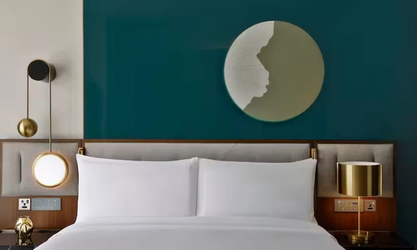 1 Bedroom Corner Double Suite with view
