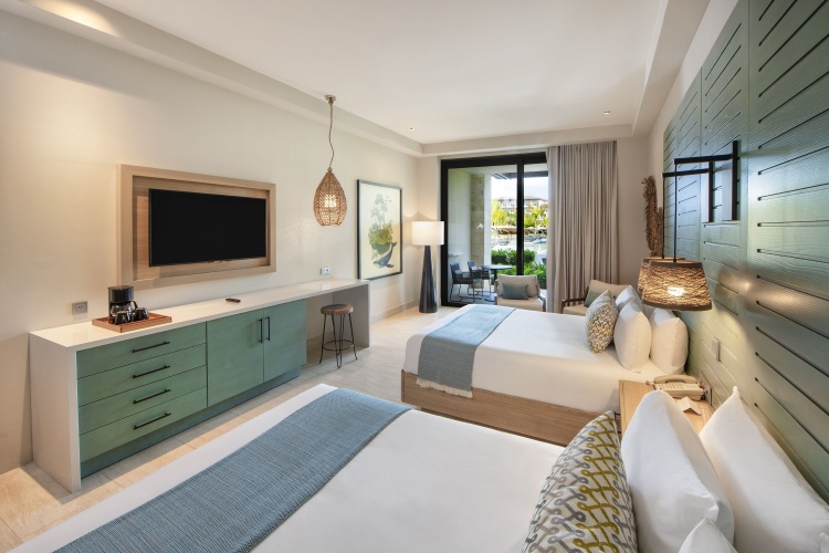 Adults Twin Junior Suite with pool view