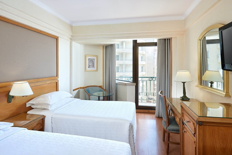 Guest Twin room with balcony and with city view