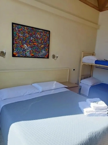 Quadruple room with sea view