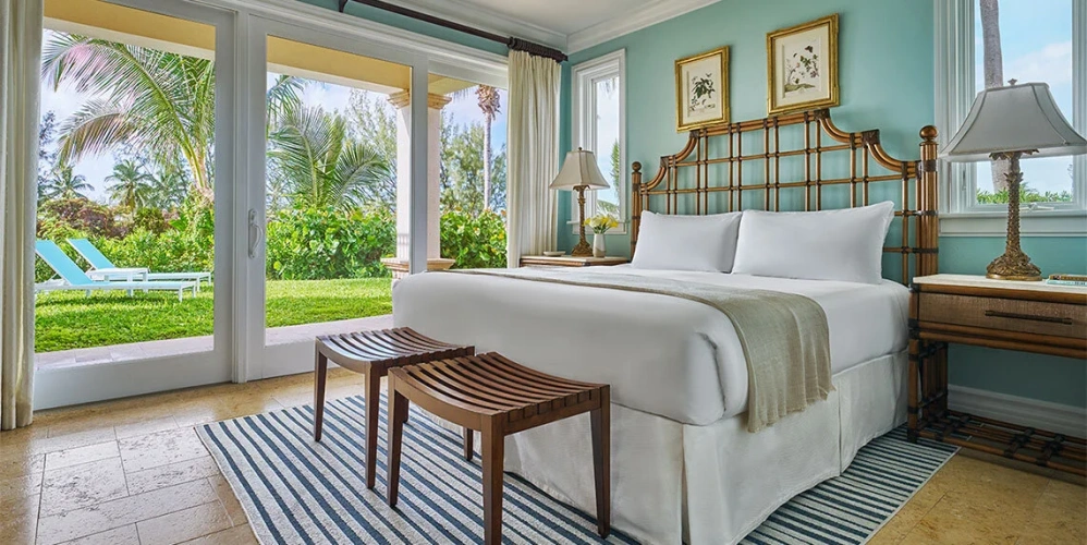 3 Bedrooms Lucayan Villa with garden view
