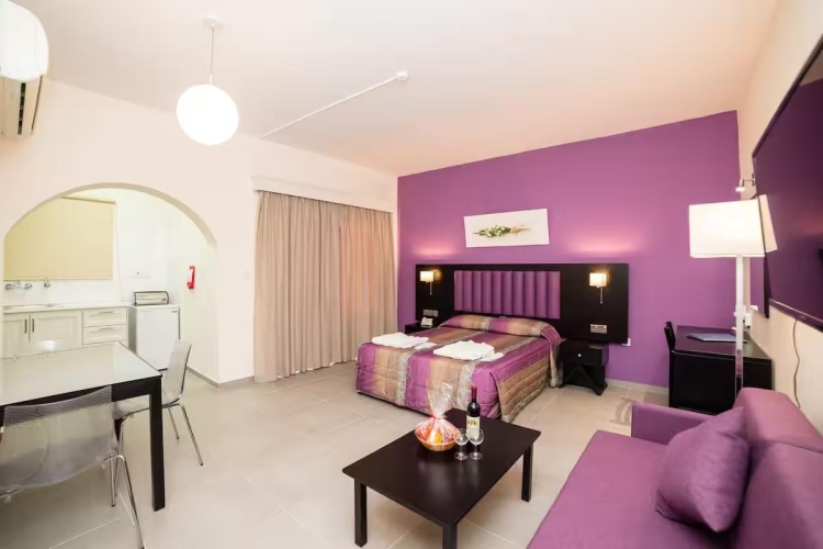 1 Bedroom Superior Apartment with inland view