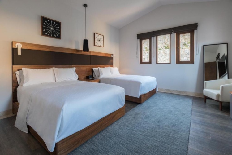 2 Bedrooms Standard Sextuple Residence