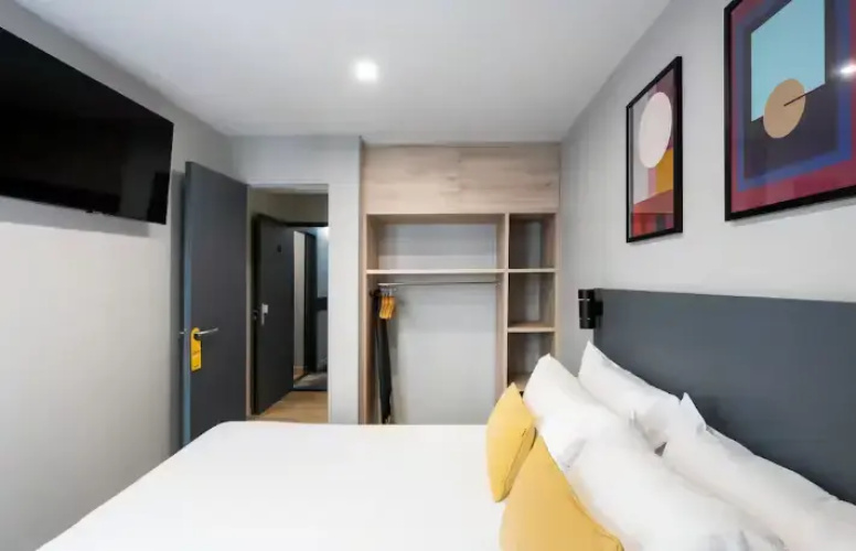 1 Bedroom Quintuple Apartment