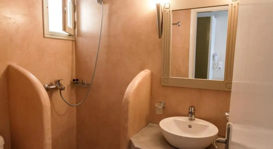 Rena Hotel