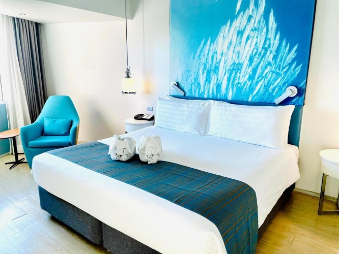 Grand Deluxe Twin room with pool view