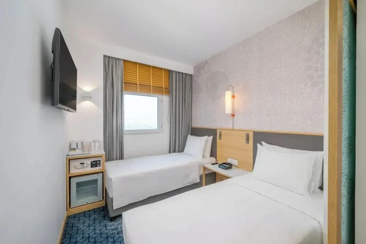 Standard Top Floor Twin room