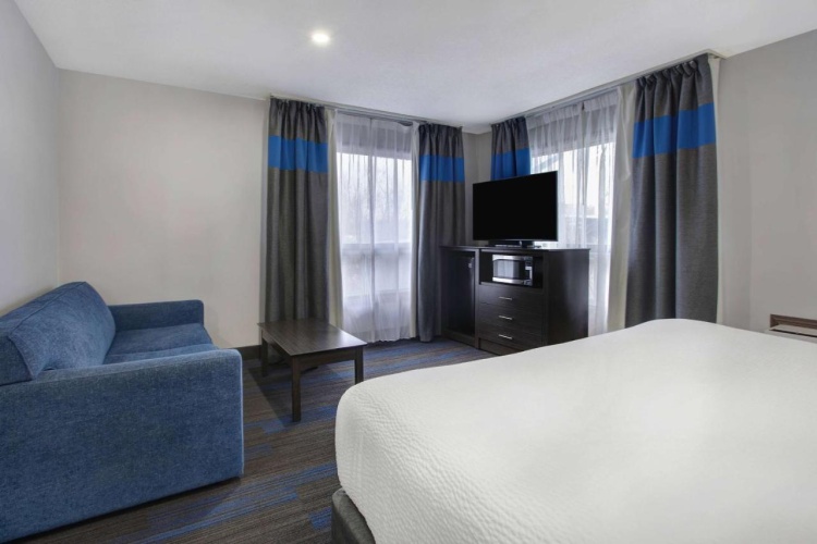 Days Inn By Wyndham Barrie photo 15