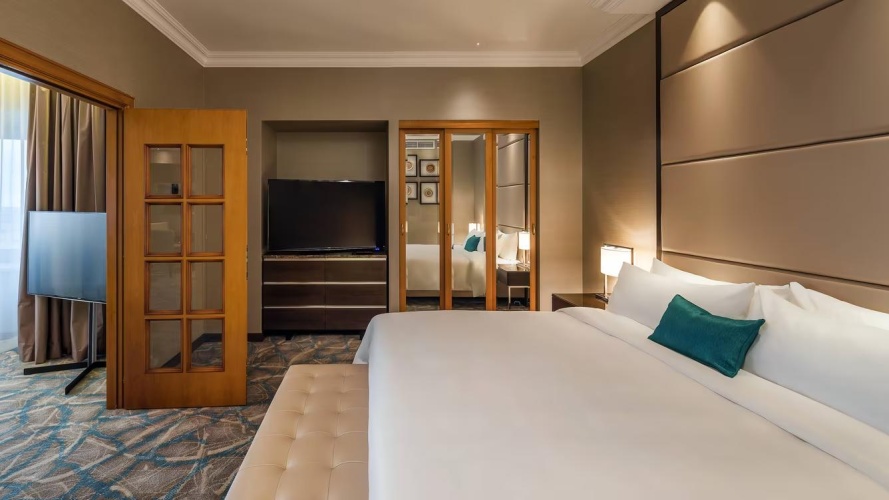 1 Bedroom Senator Double Suite