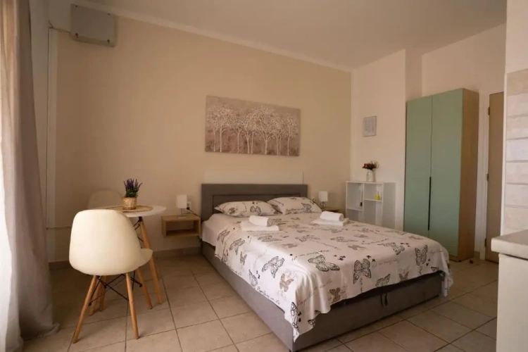 1 Bedroom Apartment with sea view