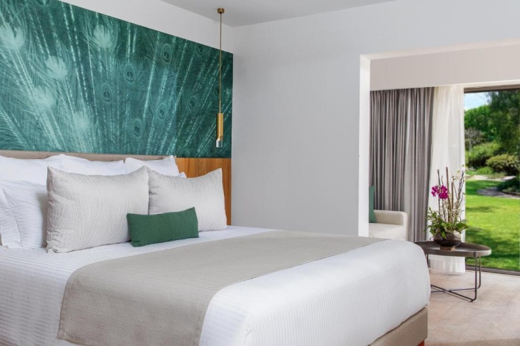 Double Club Junior Suite with ocean view