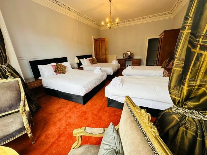 Deluxe Sextuple Family Suite